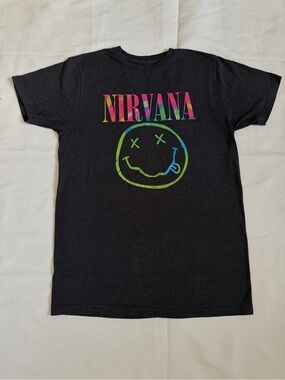 NIRVANA dark grey Tee with Multicolor Rainbow Logo and Smiley sz S. T042